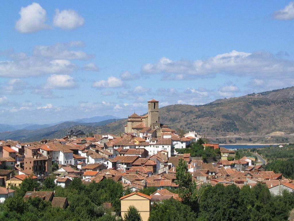 Albergue Turistico Valle Del Ambroz Hervás Екстериор снимка